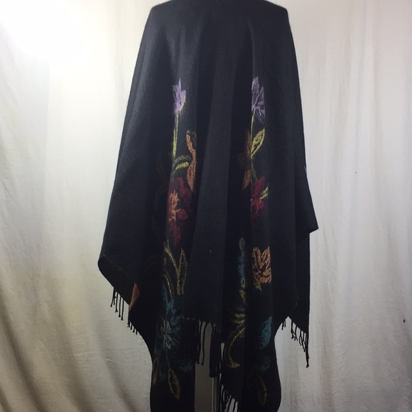 29 Palms Other - 29 Palms Women Wrap Poncho One Size Black w Floral